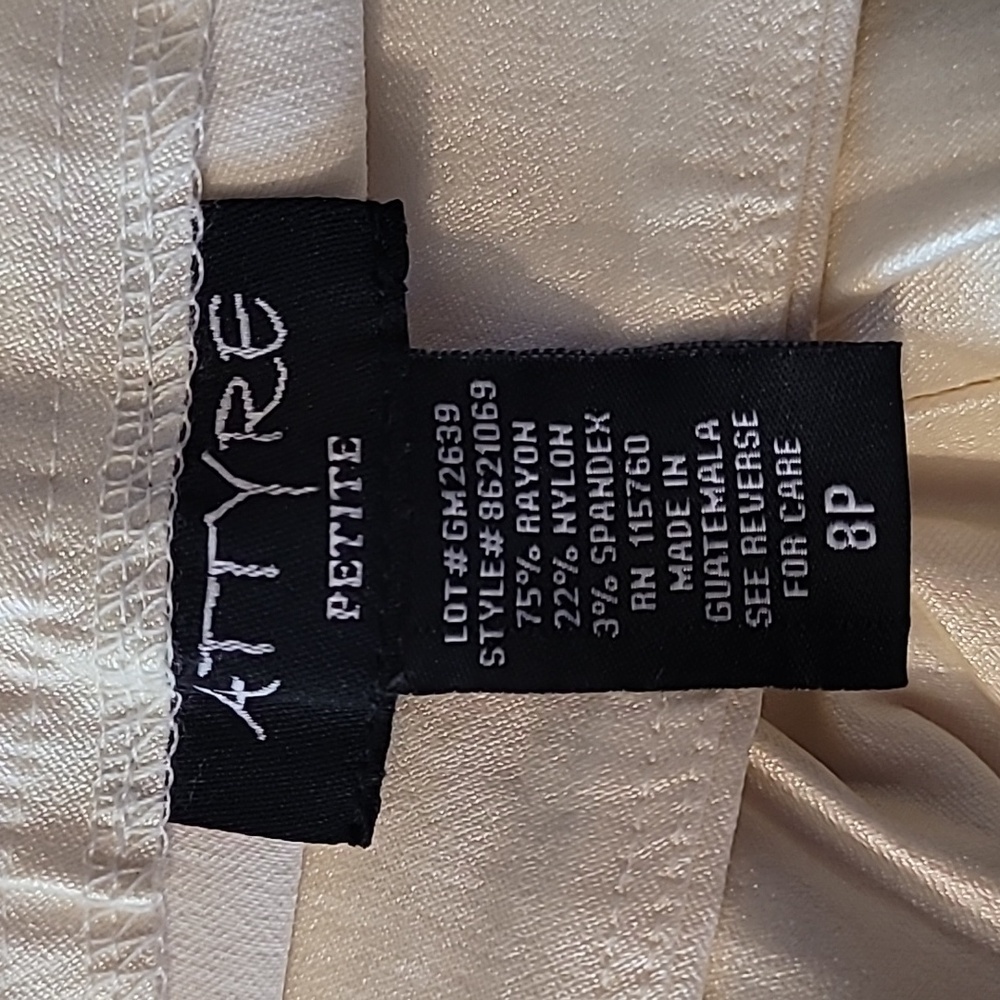 Attyre Women's Leggings
